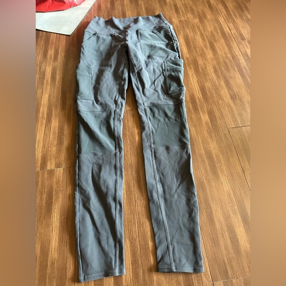 Alo Yoga High-Waist Cargo Legging Anthracite grey size medium sold out online - Picture 4 of 9